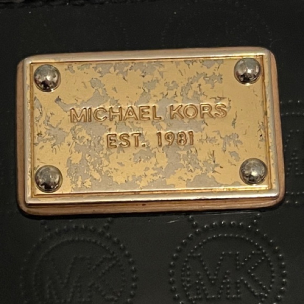 Michael Kors Shiny Black Patent Leather Logo Wallet with Gold Accents Full Zip - Picture 4 of 16